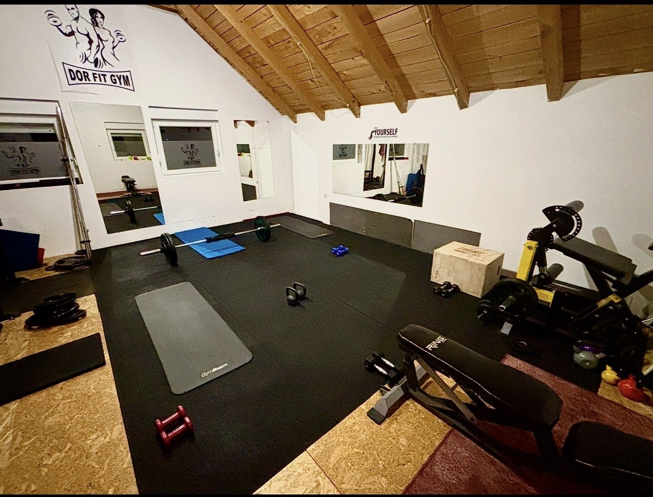 Oprema u DOR FIT teretani